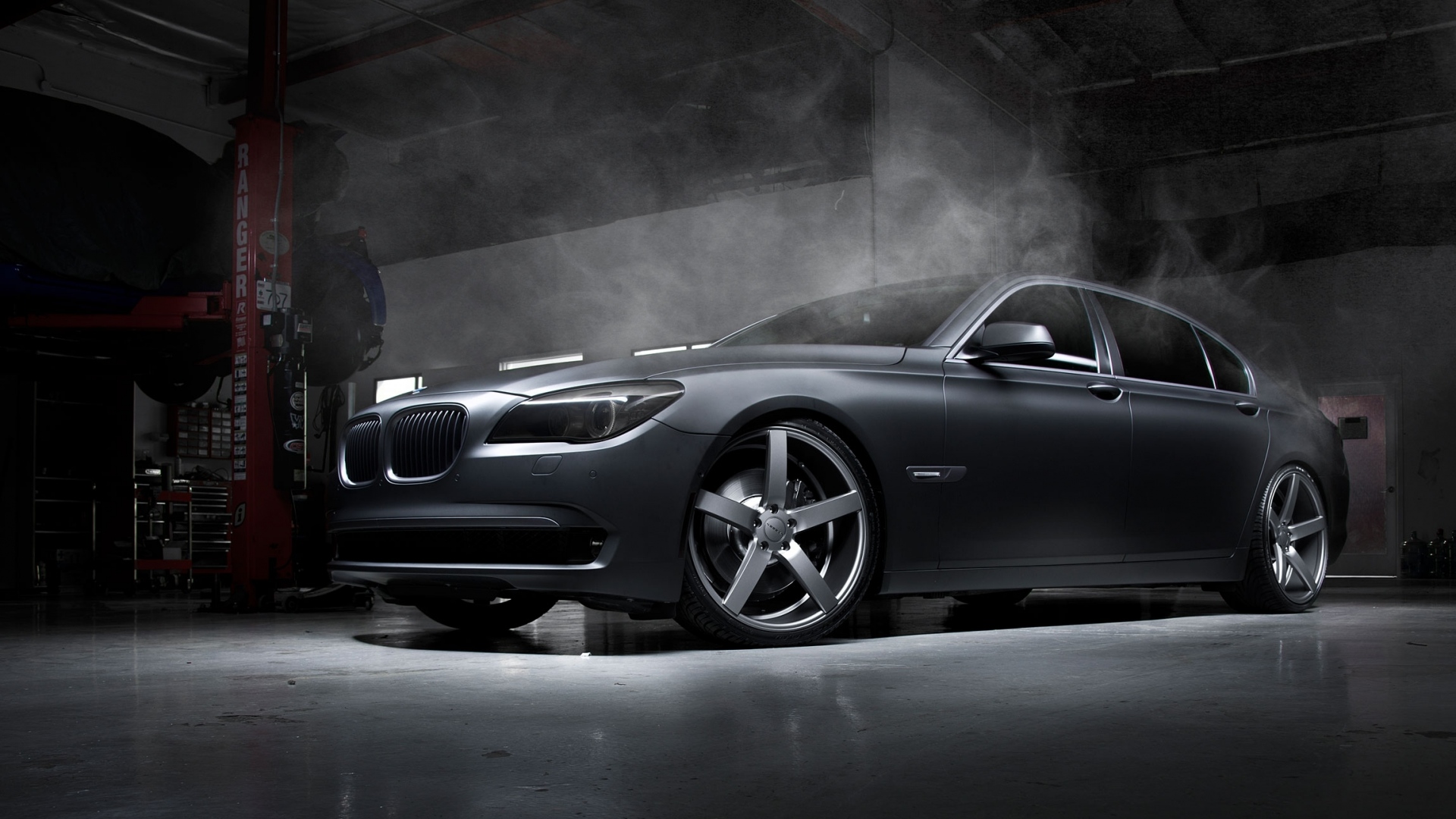 bmw_car_tuning_garage_wheels_smoke_94012_1920x1080